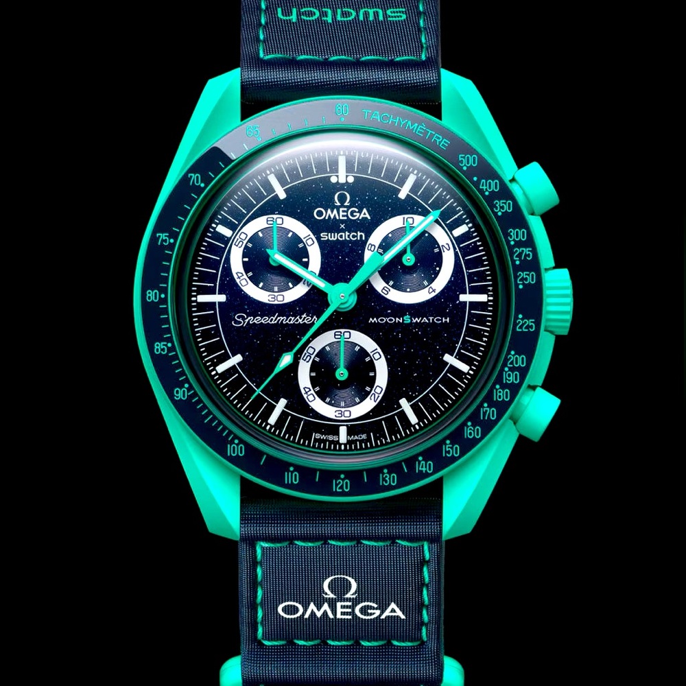 MISSION ON EARTH - POLAR LIGHTS Neon Green Color Brand New in Box with Receipt